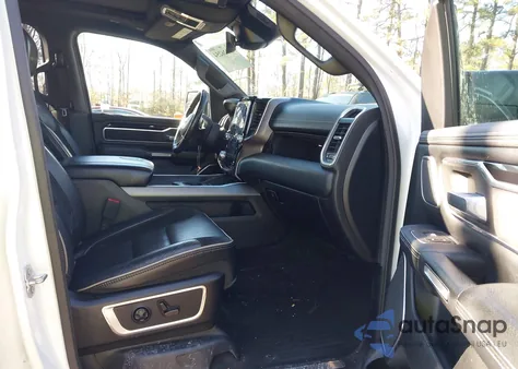 2021 Ram 1500 Laramie 4X4 5'7 Box z USA, uszkodzony, nr VIN 1C6SRFJT6MN513988